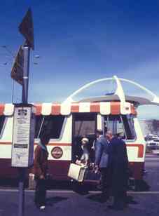 20111013_minibus_LAX_cropped