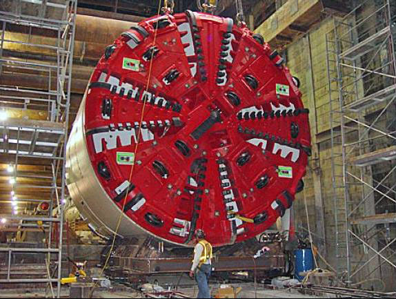 Earth pressure balance tunneling machine